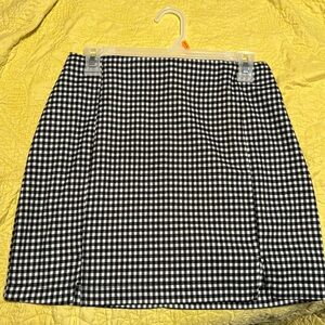 Black and white checkered mini skirt, worn once, junior size 7